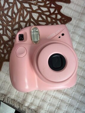 Fujifilm INSTAX Mini 7+ Instant Camera